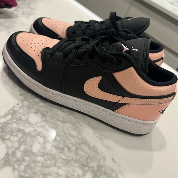 Jordan 1 low - crimson tint - Picture 2 of 4